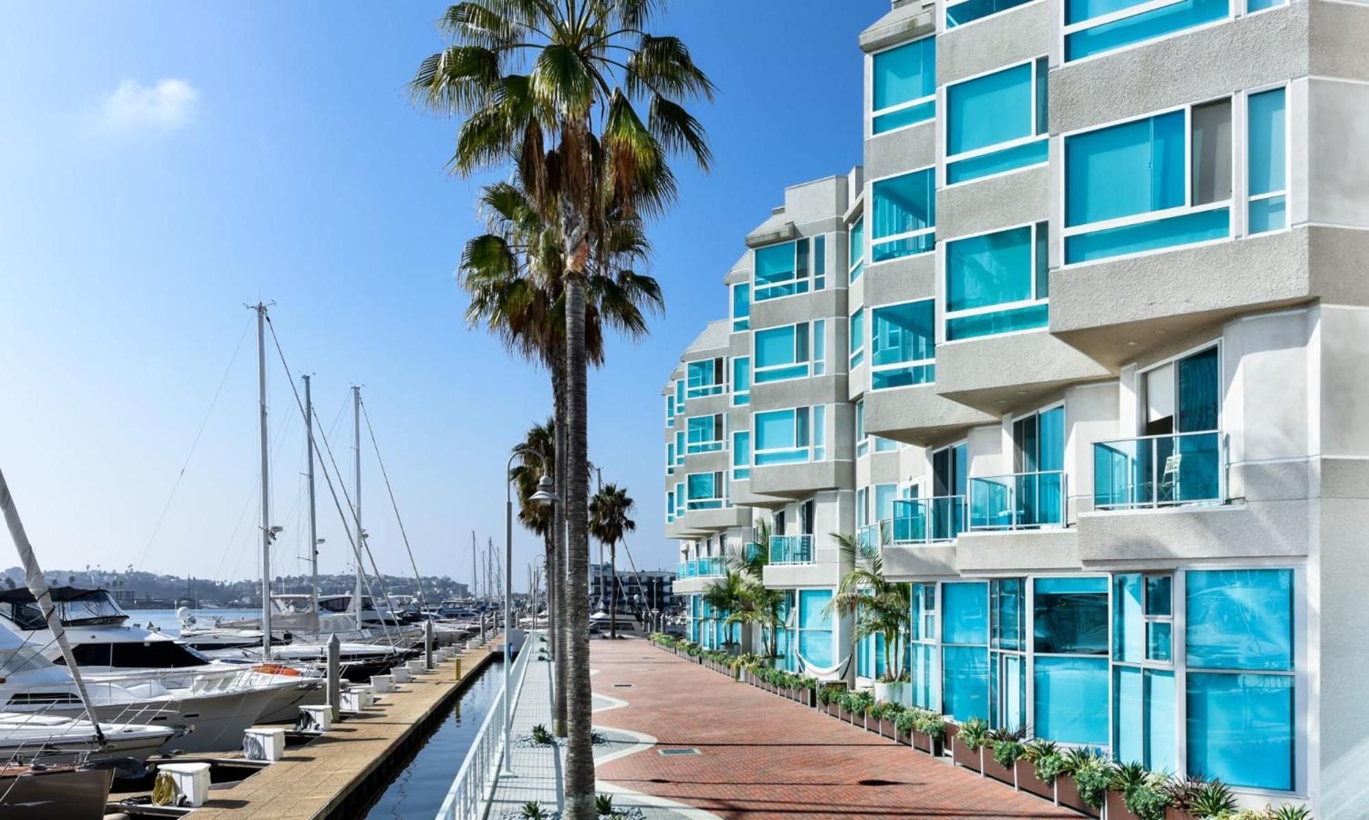 Sunny W/ 2 Story Panoramic Ocean Views Appartement *